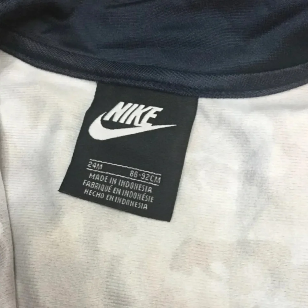 NWT  Nike Boys Two Piece